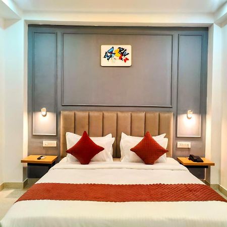 Mavens White Artemis Hospital Road Sector 52 Gurgaon Hotel Екстериор снимка