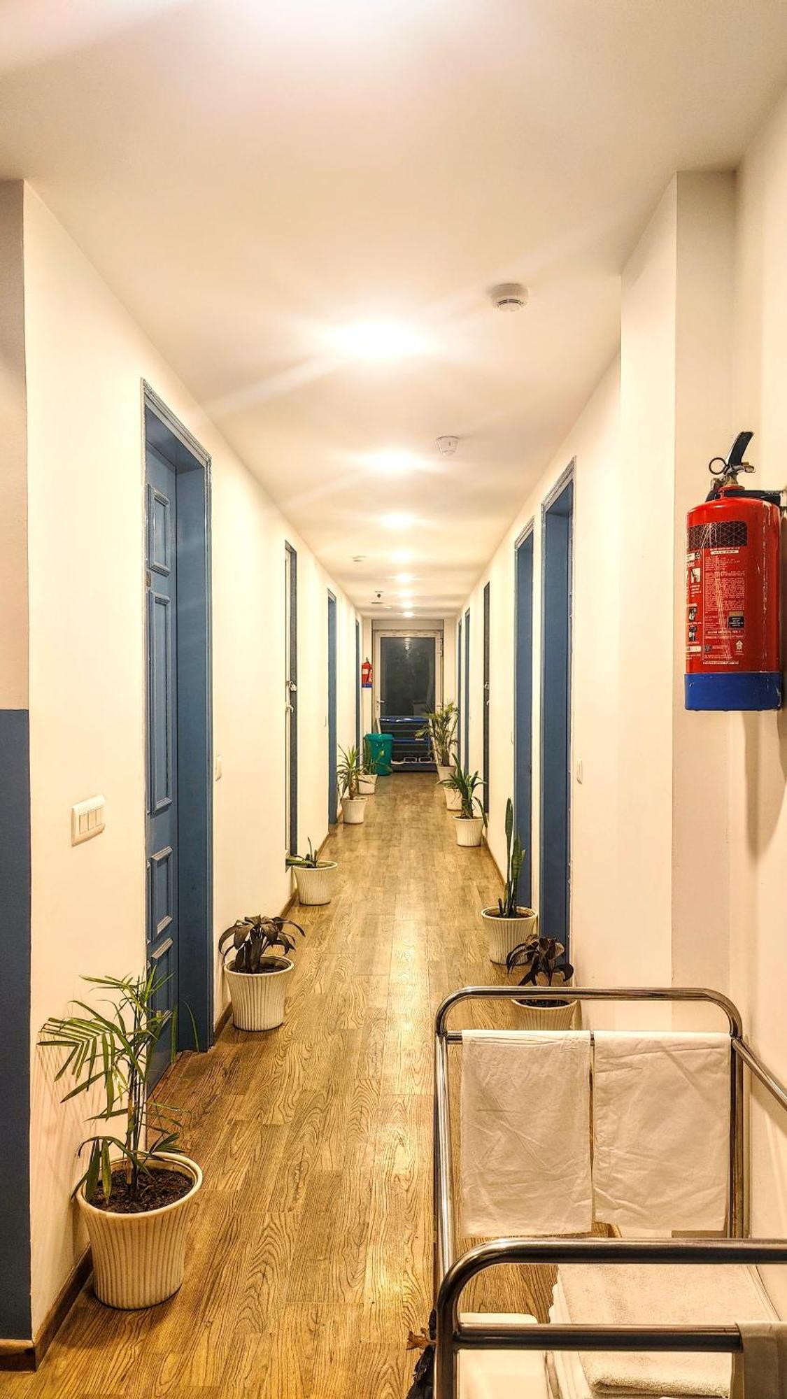 Mavens White Artemis Hospital Road Sector 52 Gurgaon Hotel Екстериор снимка