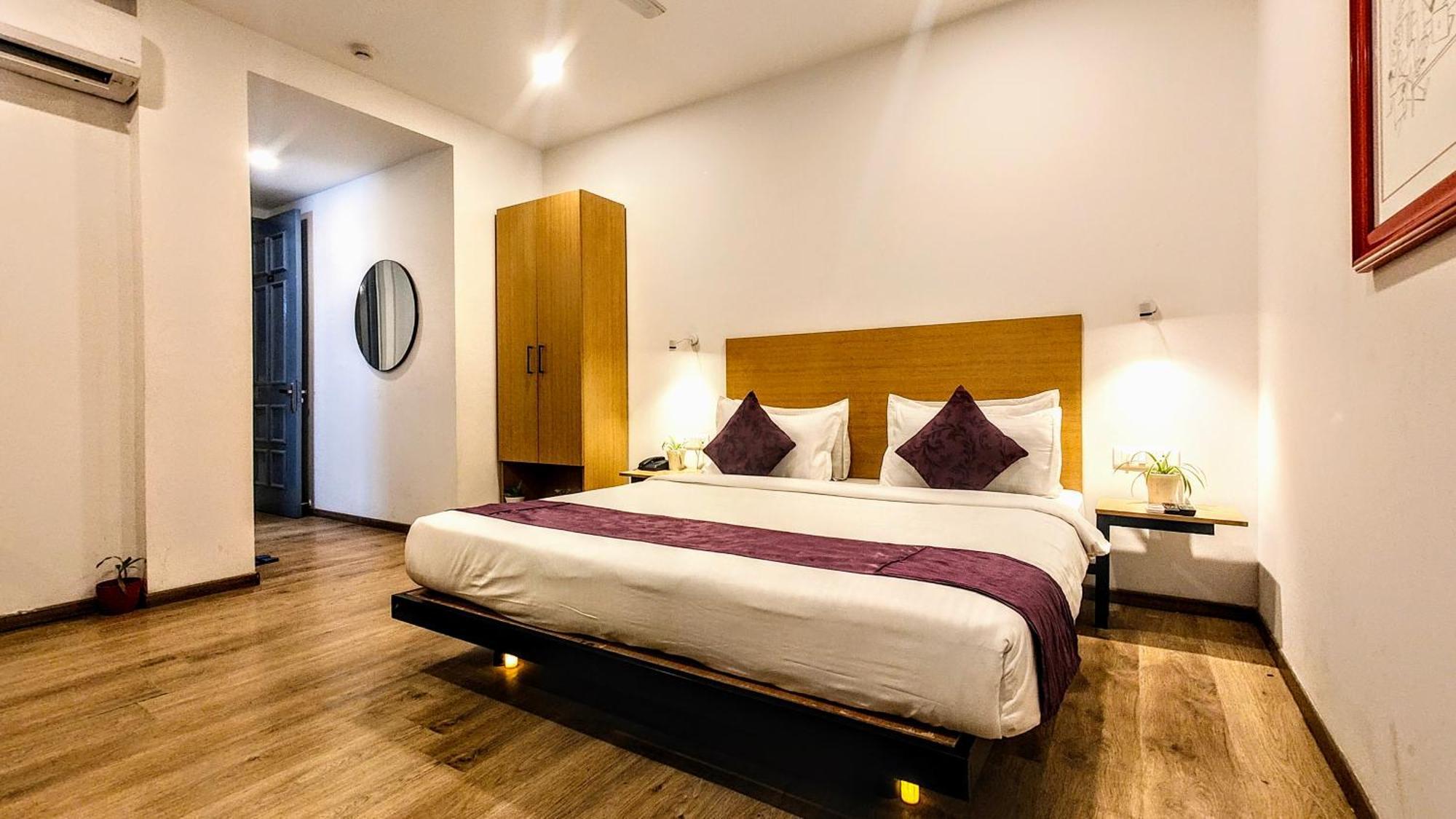 Mavens White Artemis Hospital Road Sector 52 Gurgaon Hotel Екстериор снимка