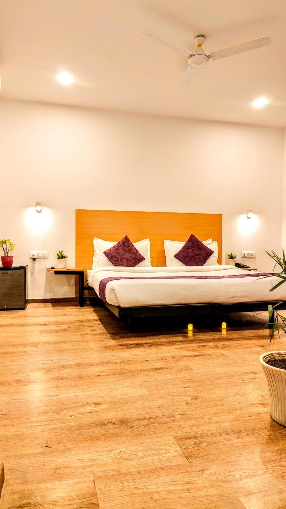 Mavens White Artemis Hospital Road Sector 52 Gurgaon Hotel Екстериор снимка