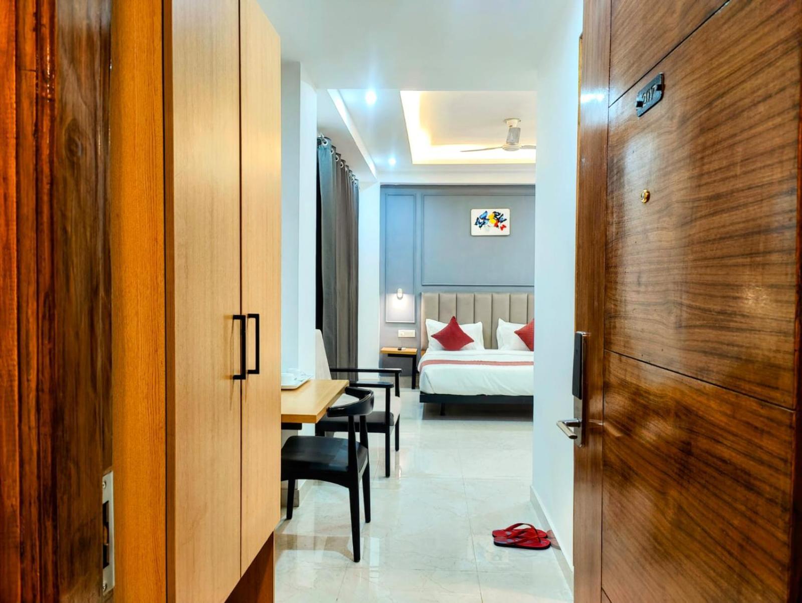 Mavens White Artemis Hospital Road Sector 52 Gurgaon Hotel Екстериор снимка